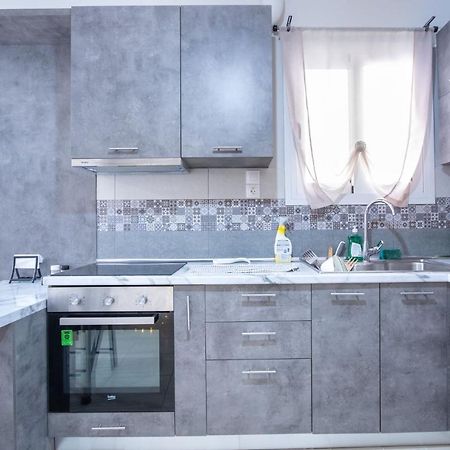 Bright Apartment In Pireus Exteriör bild