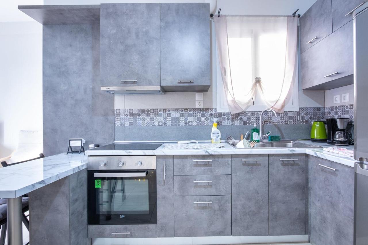 Bright Apartment In Pireus Exteriör bild