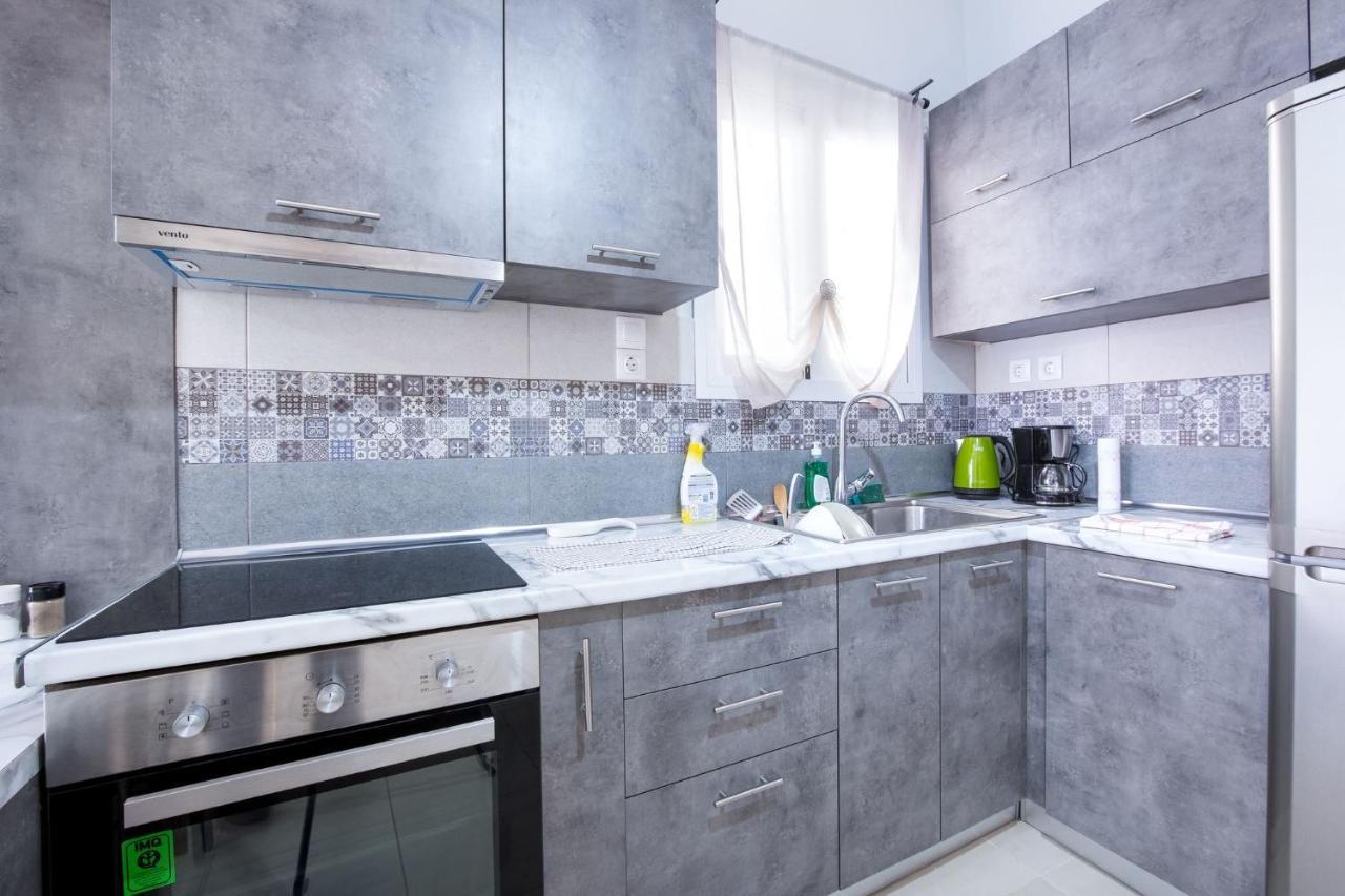 Bright Apartment In Pireus Exteriör bild